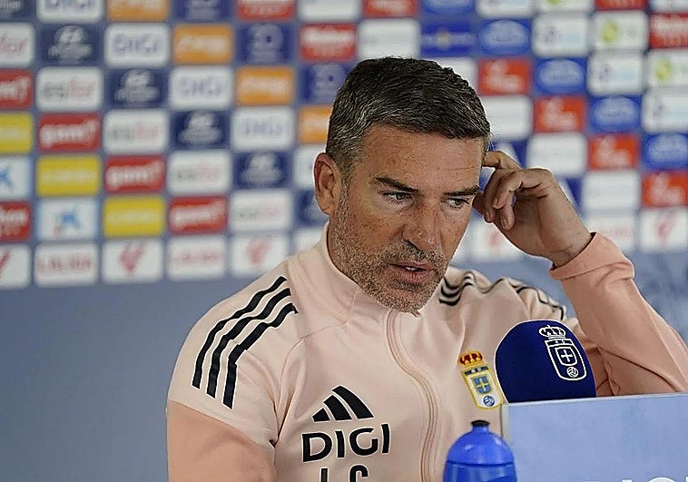 Carrión, entrenador del Real Oviedo: «Estamos abajo en la tabla, pero no desahuciados»
